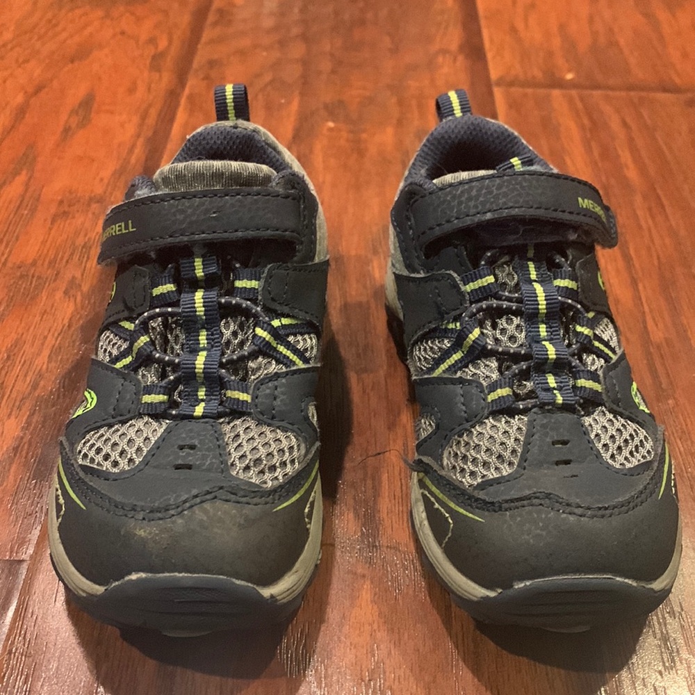 Trail Chaser Merrell Hiking Sneaker - Toddler size 9